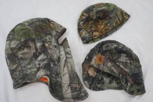 lot 433 image: camo hat lot