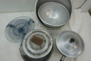 lot 440 image: club aluminum and other metal kitchenware and vegetable hanger