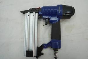 lot 457 image: Goodyear air stapler