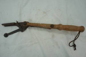 lot 478 image: Clay pigeon thrower