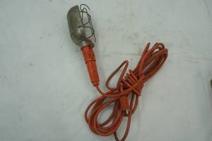 lot 495 image: drop cord light