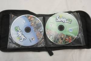 lot 500 image: computer games and software in case