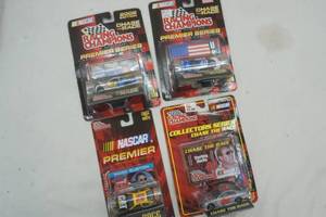 lot 2 image: Nascar Chase the Race 2002 diecast cars 164