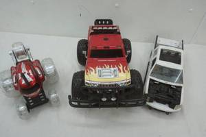 lot 6 image: Kids battery operated autos  Ford F150 and other