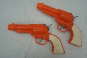 lot 13 image: Legends of the wild west hand guns