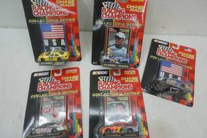 lot 14 image: Racing Champions diecast cars
