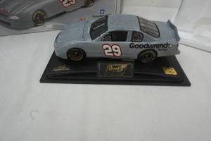 lot 45 image: 2002 Test Car, Revell collection, 124 Scale, Goodwrench