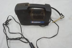 lot 80 image: Campbell Hausman tire pump