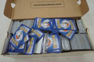 lot 82 image: Pokmon cards