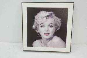 lot 96 image: Marilyn Monroe 16x16