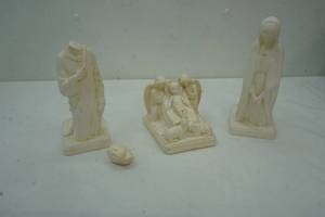 lot 524 image: Nativity scene