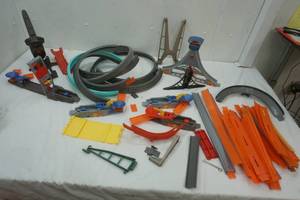 lot 533 image: Hot wheels track