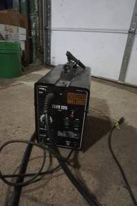 lot 591 image: Chicago Electric welder