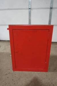 lot 593 image: metal cabinet