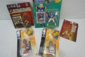 lot 27 image: Sport keychains
