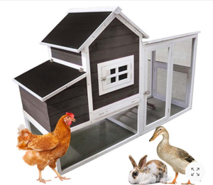 lot 23 image: Hen House Chicken Coop with Run (2-3 chickens)  - PC105