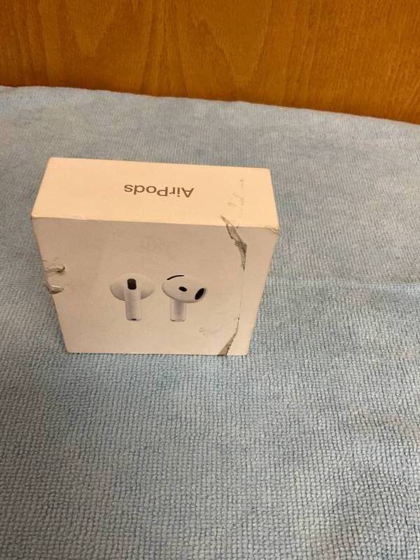lot 37 image: Apple - AirPods 4  - White