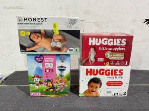 lot 109 image: LOT OF 4 Baby and Toddler Diapers