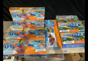 lot 320 image: LOT OF Nerf Super Soaker Battle Tank & Toss N Splash