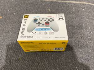 lot 154 image: MGC Switchplate Wireless Controller for Switch