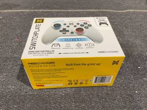 lot 171 image: MGC Switchplate Wireless Controller for Switch