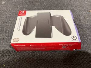 lot 176 image: PowerA Joy-Con Comfort Grip for Nintendo Switch - Black
