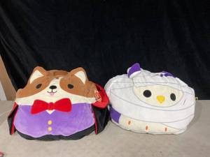 lot 595 image: LOT OF 2 Squishmallows Original Halloween Costume for Children