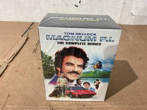 lot 224 image: MAGNUM P.I. The Complete Series