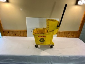 Rubbermaid Wash Bucket and Hose