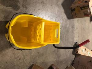 Mop Bucket   Customer Returns See Pictures
