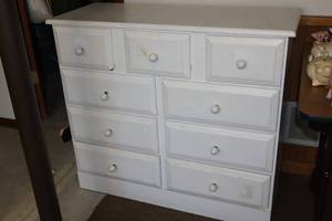 Vintage Pine Painted 9-Drawer Dresser...