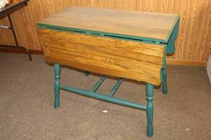 Antique Farmhouse-Style Drop-Leaf Table...