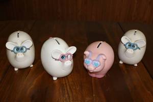 Collectible Vintage Pig Piggy Banks wEye Glasses...