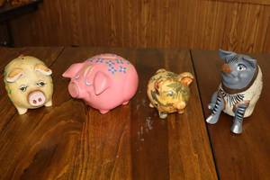 Collectible Vintage Pig Piggy Banks...