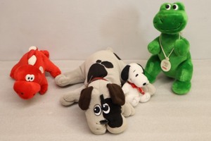 Vintage Plush Toy Stuffies1982 Trudy Toys Sinclair Dino wTags, PP 1986 Pound Puppies By Tonka, Commonwealth Red Dino wHearts and MetLife Snoopy