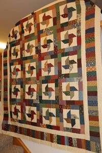 lot 86 image: Unfinished Quilt-top 78x90 Flying South
