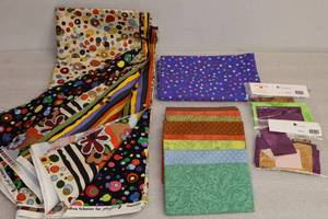 lot 26 image: Quilt Project wCoordinating Fabrics Including Jungle Walk Leopard and Jungle Walk Lion Kits