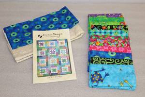 lot 42 image: Quilt Project Kit Lucky Stars Fat Quarter Quilt By Atkinson Designs Elk River Minn. wCoordinating Fabric and Pattern Booklet ATK-129
