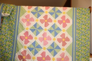 lot 78 image: Unfinished Quilt Top 88x84 Flying Pinwheels