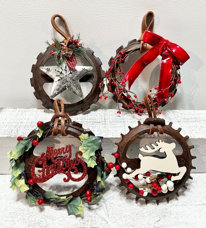 UNIQUE RUSTIC VINTAGE Artisan Gear Holiday Mini Wreaths