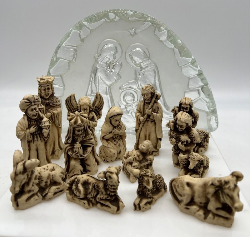 Zabkowice Crystal Nativity Scene and Nativity Figurines