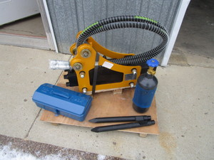 lot 36 image: Miva Mini Excavator Hydraulic Breaker 1 Pins