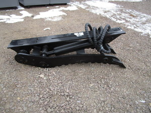 lot 40 image: GIYI 3 ton Excavator Hydraulic Thumb