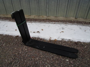 lot 63 image: Mini Skid Steer 30 Replacement Pallets Forks
