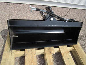 lot 20 image: 40 Tilting Mini Excavator Bucket 1 Pins