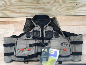 lot 90 image: Bass Pro Shops Adult Tournament Mesh Fishing Vest Size 4XL