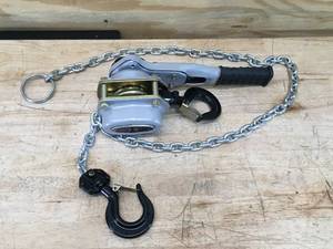 lot 45 image: Ironton 2200 LBS Manual Lever Hoist