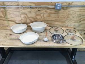 lot 134 image: Carote 21 Piece Cookware Set