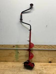 lot 109 image: Hand Operated Auger