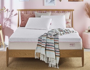 lot 28 image: Nue 10 Gel Memory Foam California King Mattress